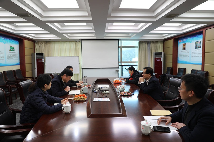 市人大黨組副書記、副主任施根寶蒞臨公司考察.JPG